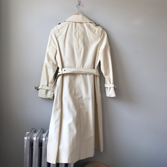 •sold• Classic Vintage Trench Coat in Cream - Picture 5 of 6